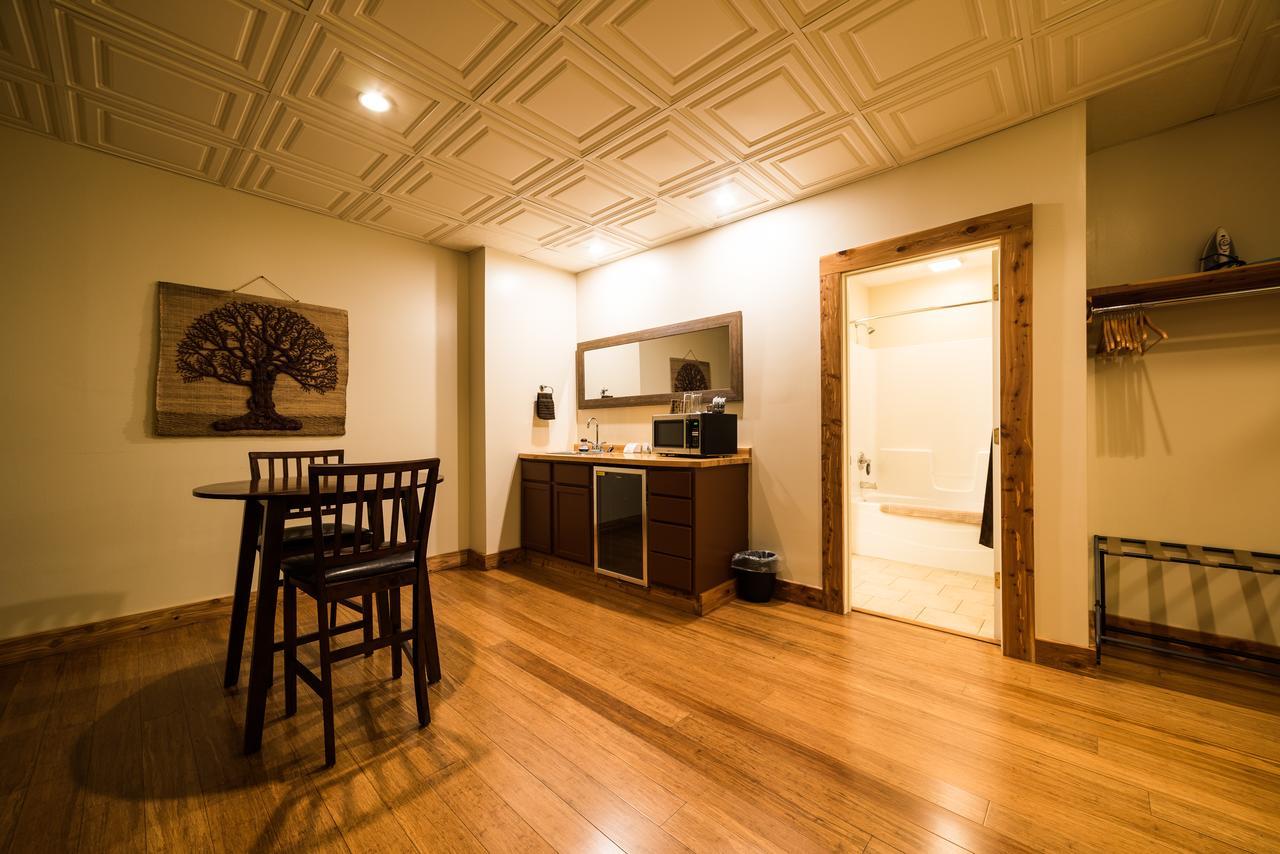 בלומינגטון The Walnut Street Inn מראה חיצוני תמונה
