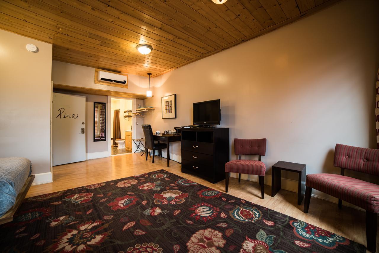 בלומינגטון The Walnut Street Inn מראה חיצוני תמונה