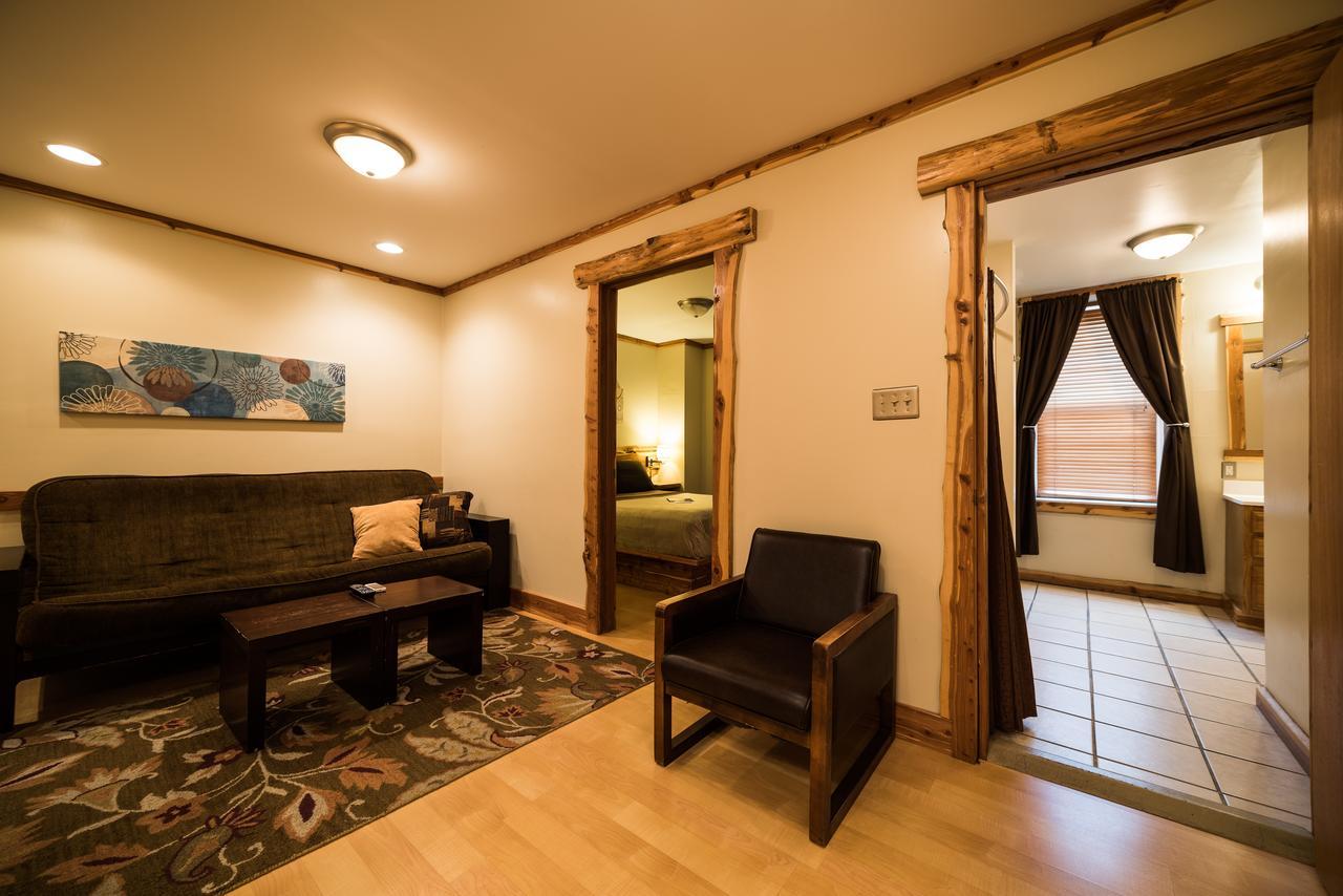 בלומינגטון The Walnut Street Inn מראה חיצוני תמונה