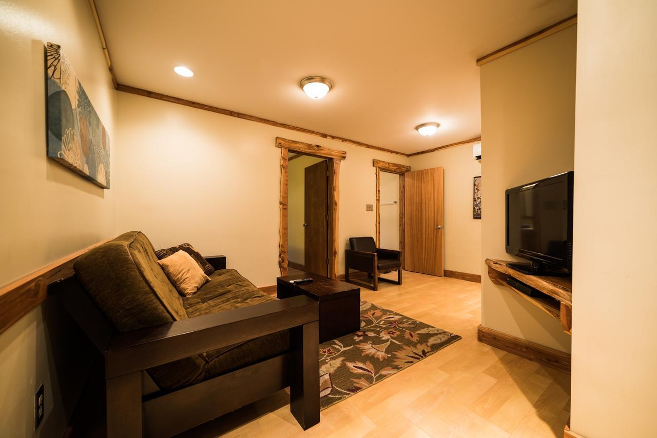 בלומינגטון The Walnut Street Inn מראה חיצוני תמונה