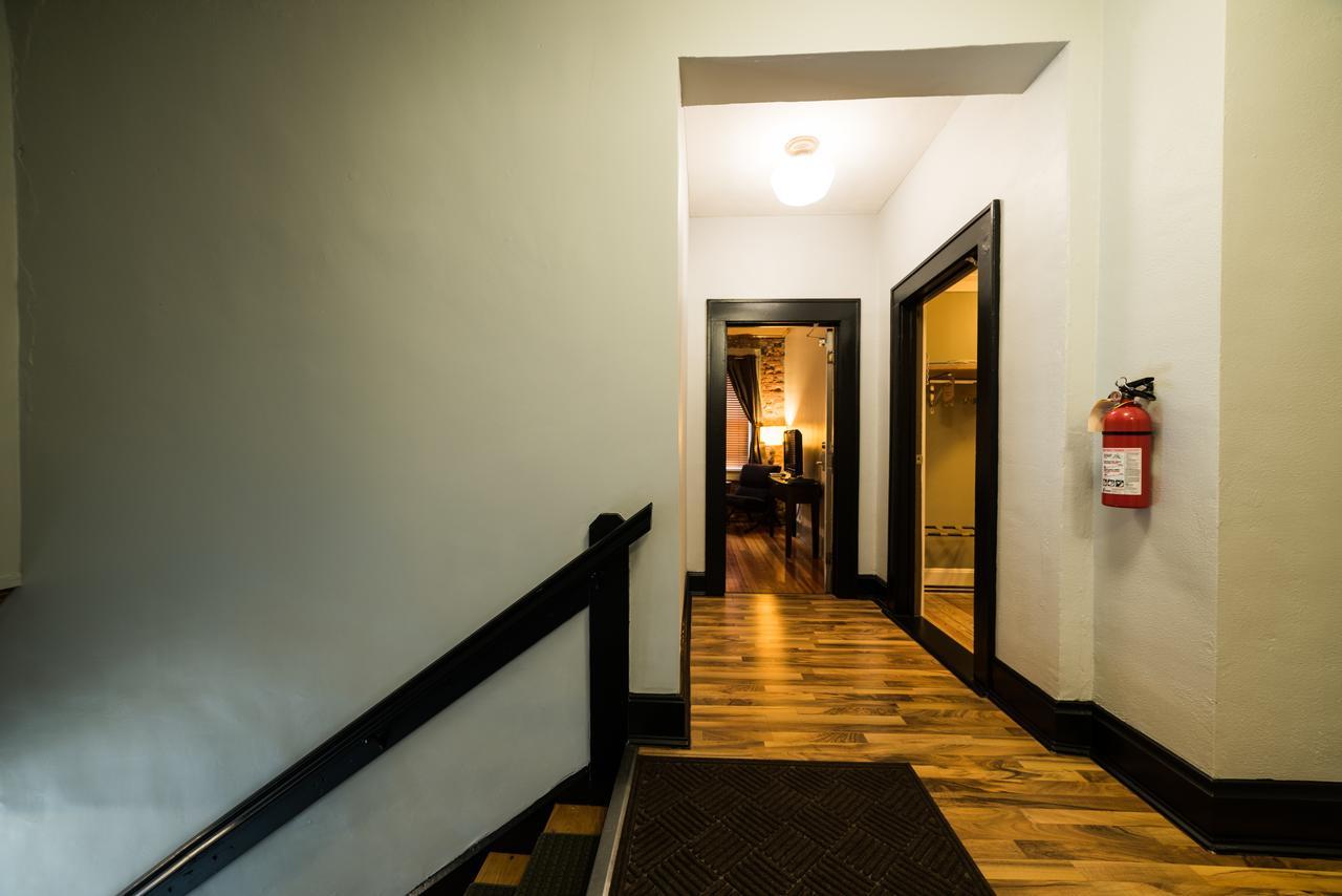 בלומינגטון The Walnut Street Inn מראה חיצוני תמונה